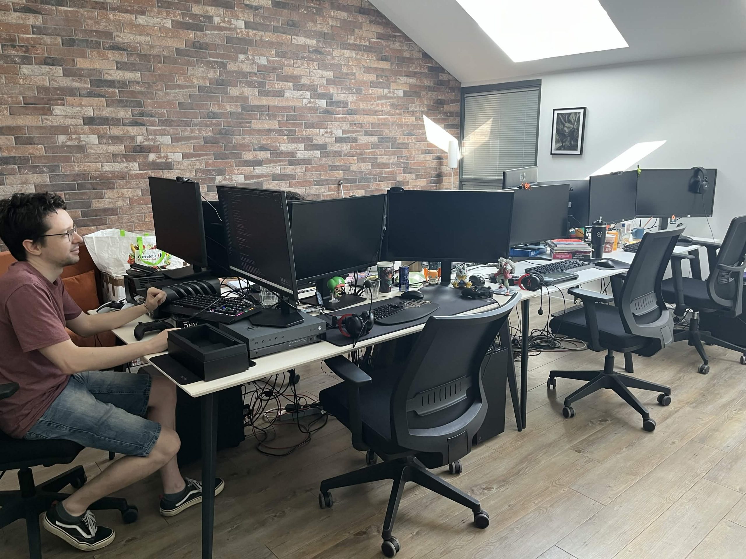 Dans les coulisses de New Tales Emeteria : une visite au cœur d’un studio unique !