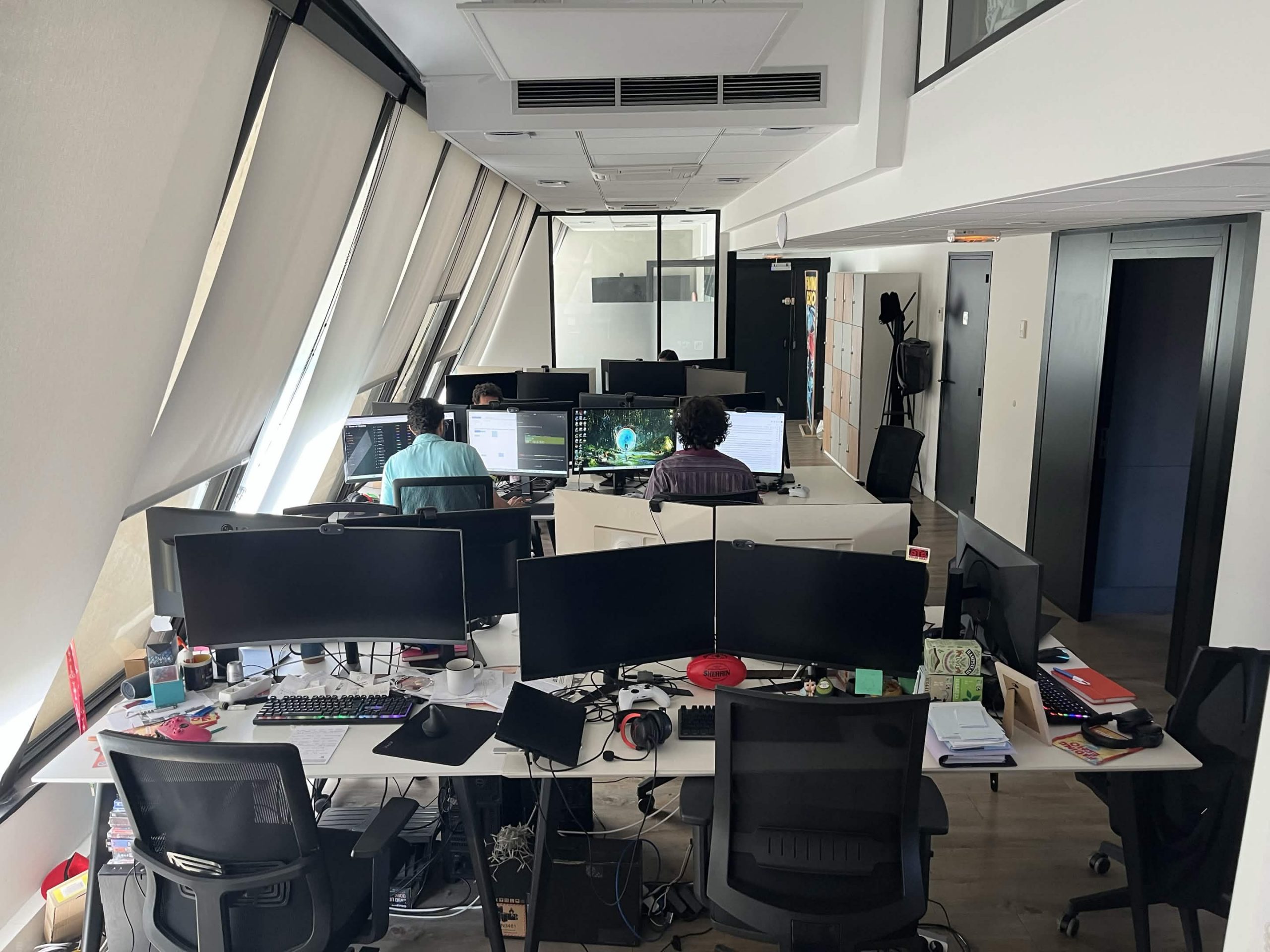 Dans les coulisses de New Tales Emeteria : une visite au cœur d’un studio unique !